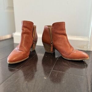 FRYE Judith Inside Zip Bootie Size 9.5
